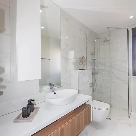 23 B Heated Pool Apartament *