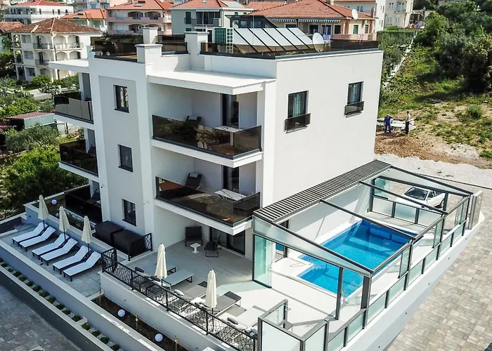23 B Heated Pool Lejlighed