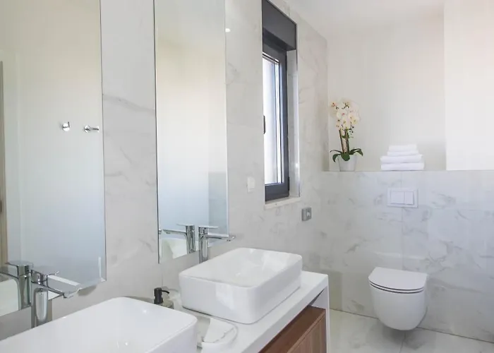 23 B Heated Pool Trogir