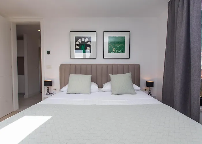 23 B Heated Pool Lejlighed Trogir