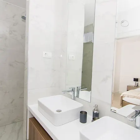 23 B Heated Pool Apartment Trogir