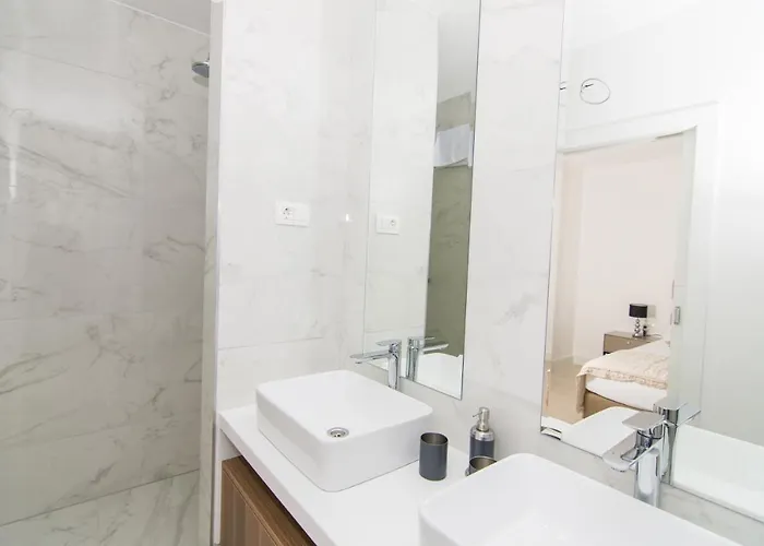 23 B Heated Pool Apartamento Trogir